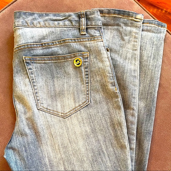 💜Michael Kors EUC Faded Light Blue Jeans Size 8 - Picture 3 of 10